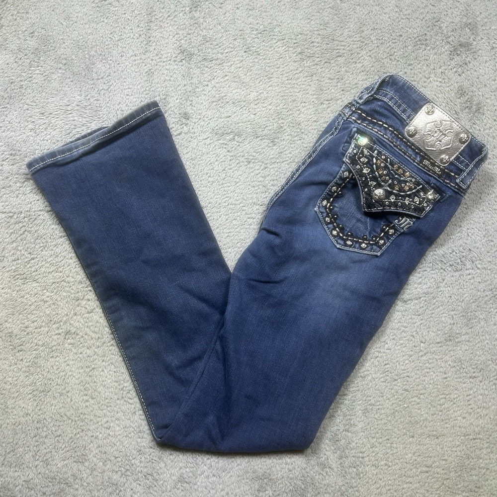 Miss Me Jeans Women's 30 (32x33) Signature‎ Boot Rhinestone Flap Pockets Bootcut